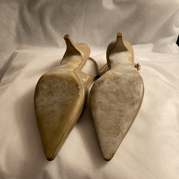 Bandalino - Natural Sling Back Patent Leather Pumps - Size 6.5M - Picture 3 of 10